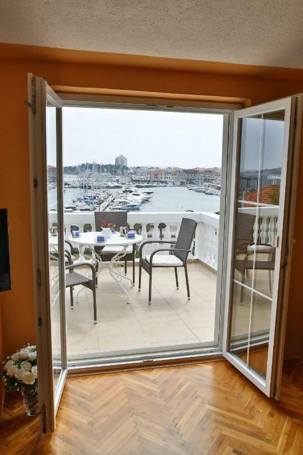 Apartment And Rooms Villa Kolonada Vodice Zewnętrze zdjęcie